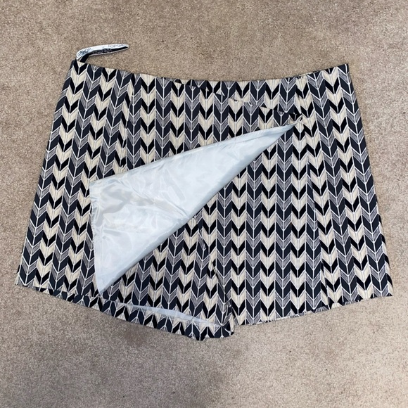 Printed skort - Picture 2 of 3
